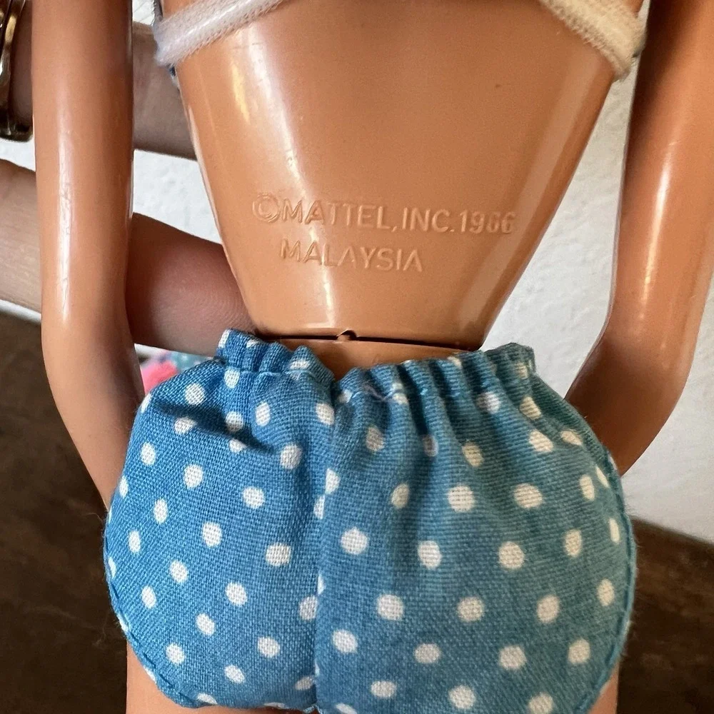 Vintage 1987‎ California Dream Barbie Outfit Camera Earrings